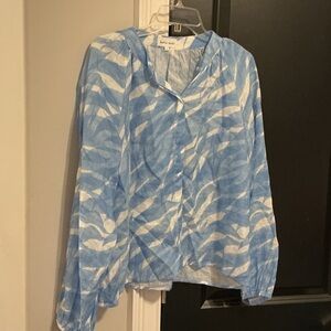 Bella Dahl Sky Blue and White Patterned Top